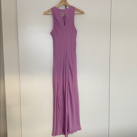 Elegant Lavender Sleeveless Dress - Picture 2 of 3